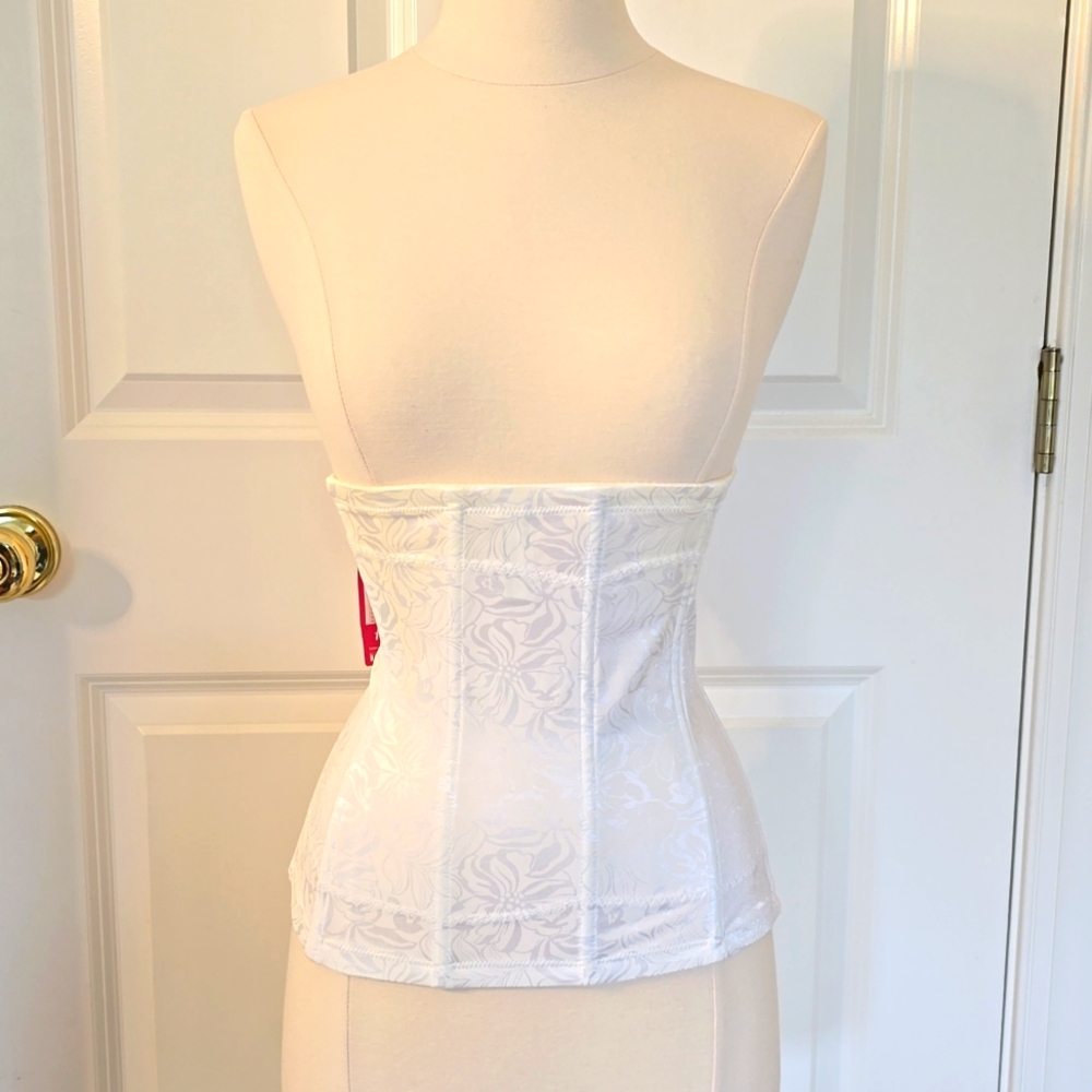 NWT Flexees by Maidenform Firm Control Waist Snipper 6868